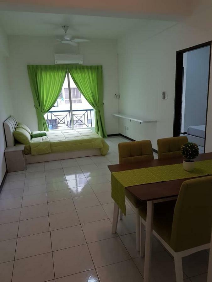Api Api Centre Apartment Homestay Kota Kinabalu Exterior foto